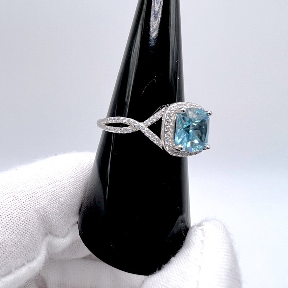 .925 Sterling Silver Aquamarine Cz Ring - Picture 4 of 17
